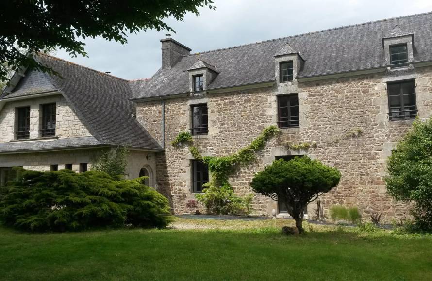 Maison en pierres entièrement rénovée en bretagne