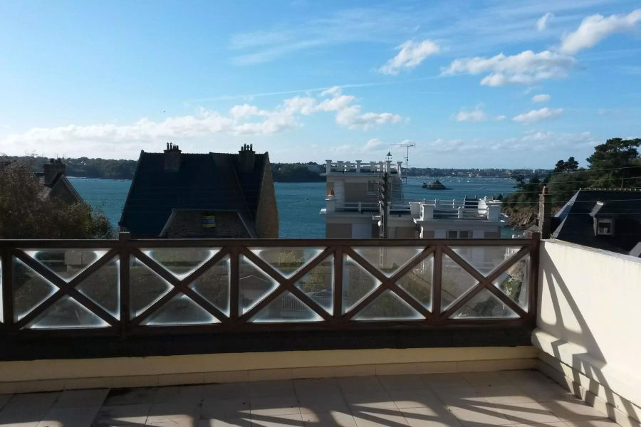 Maison en pierres vue mer à saint-malo les rosais