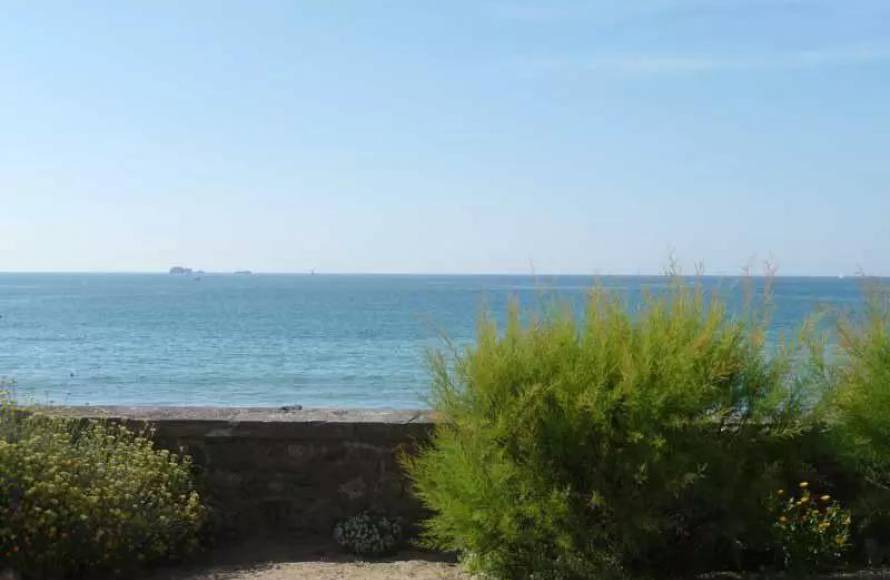 Appartement pleine vue mer dans une villa sur la Digue du Sillon à St Malo