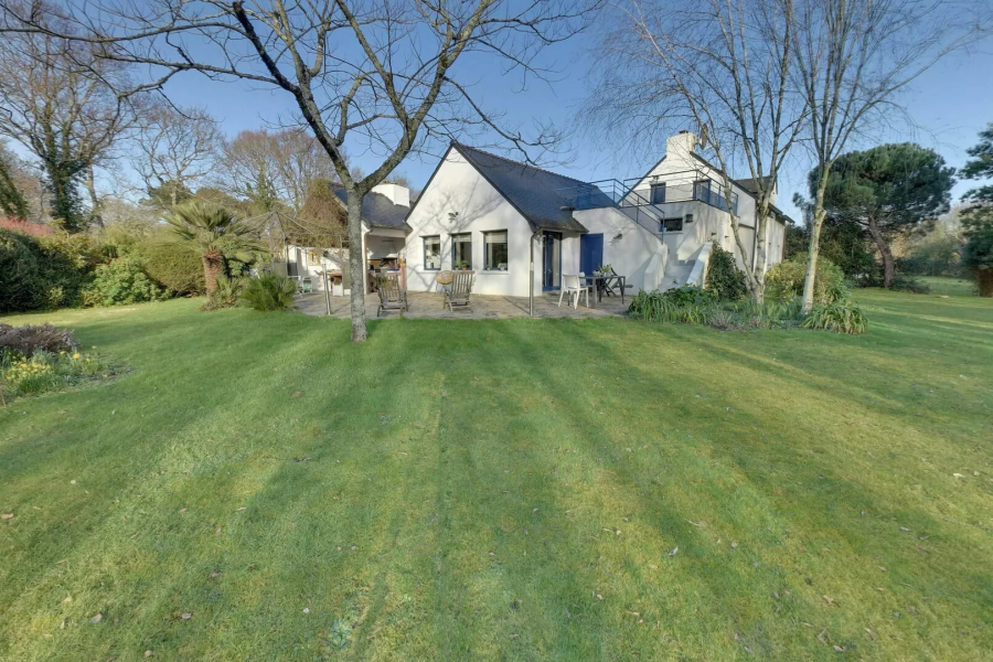 Belle maison d'architecte La Foret Fouesnant sous offre