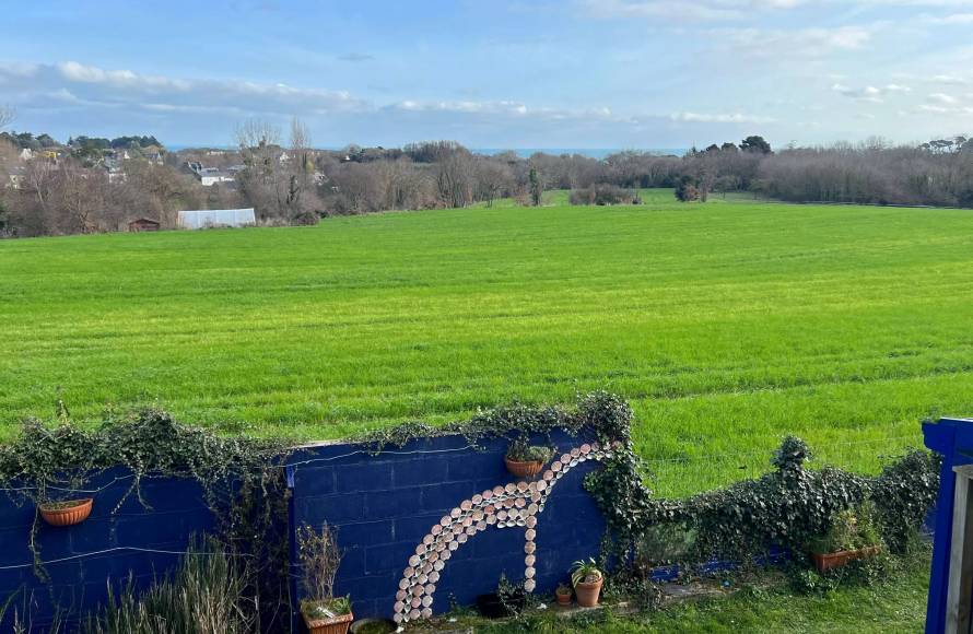 Propriété de 3 gites et dépendance proche de la mer à Tréveneuc