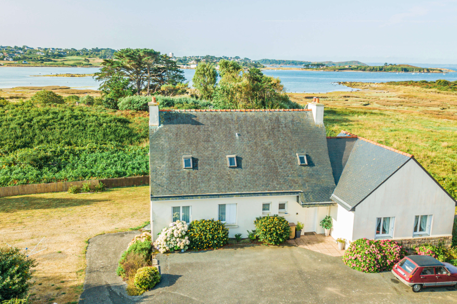 Maison sur une île avec vue mer