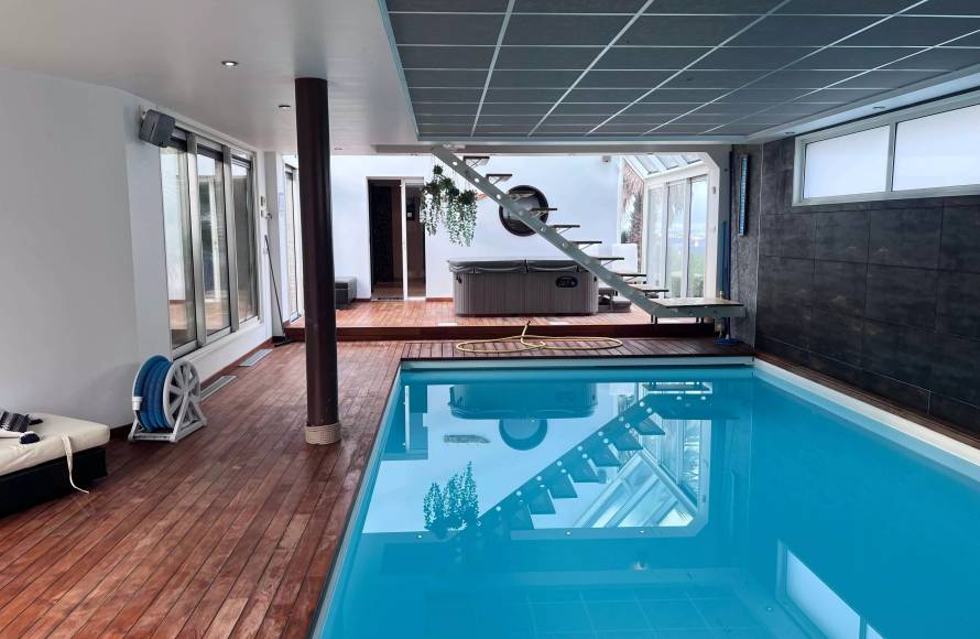 Maison contemporaine vue sur la mer d'Iroise