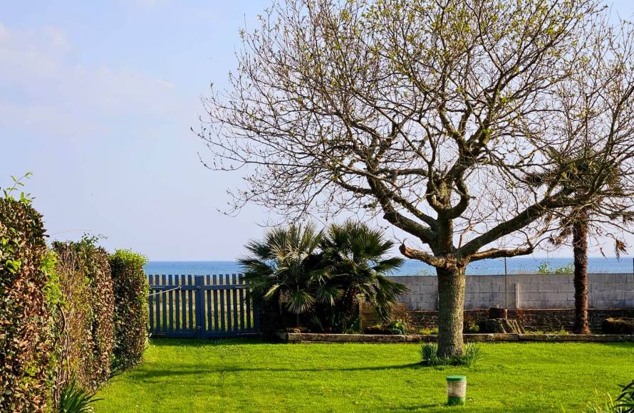 Maison pieds dans l'eau, vue mer à la Forêt-Fouesnant