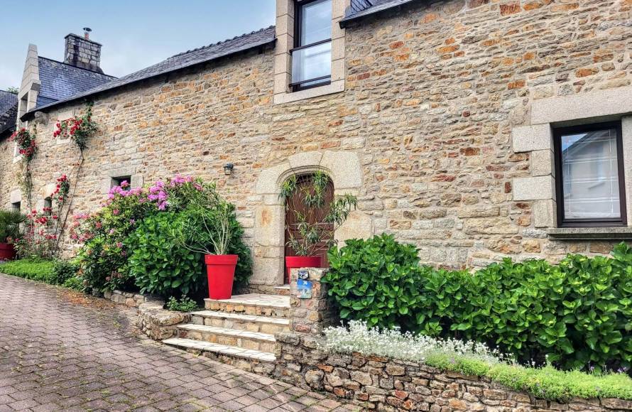 Longère en pierre proche du centre de Vannes