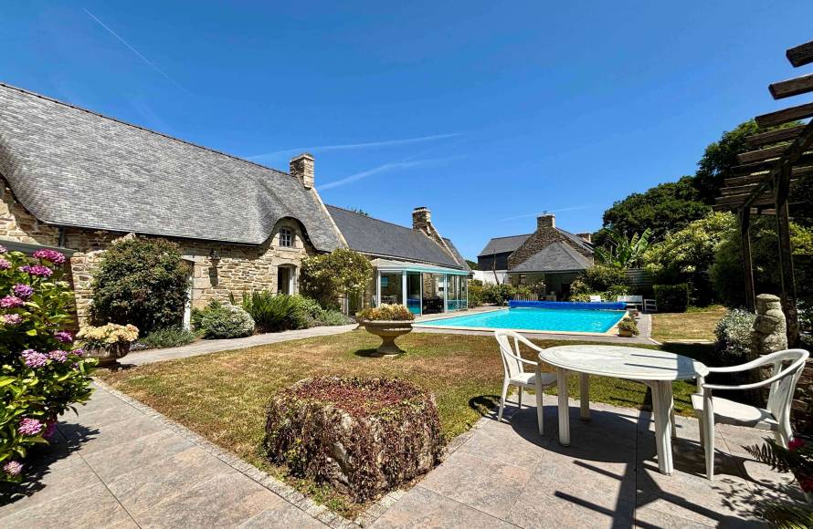 Propriété de caractère avec piscine Guidel Morbihan