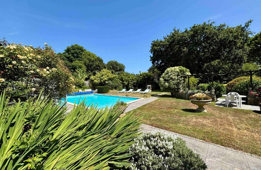 Propriété de caractère avec piscine Guidel Morbihan