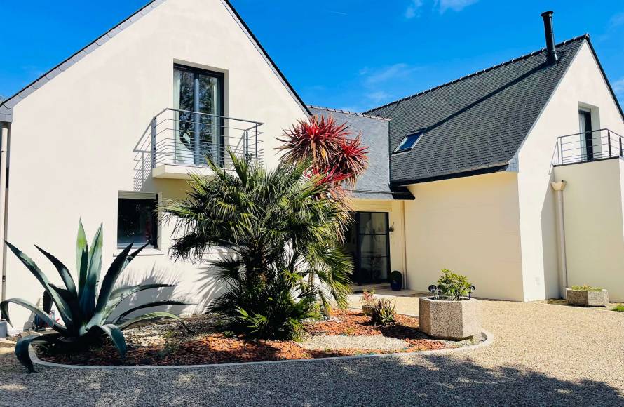 Maison d'architecte à 800 m de la plage- emplacement recherché à la Forêt-Fouesnant