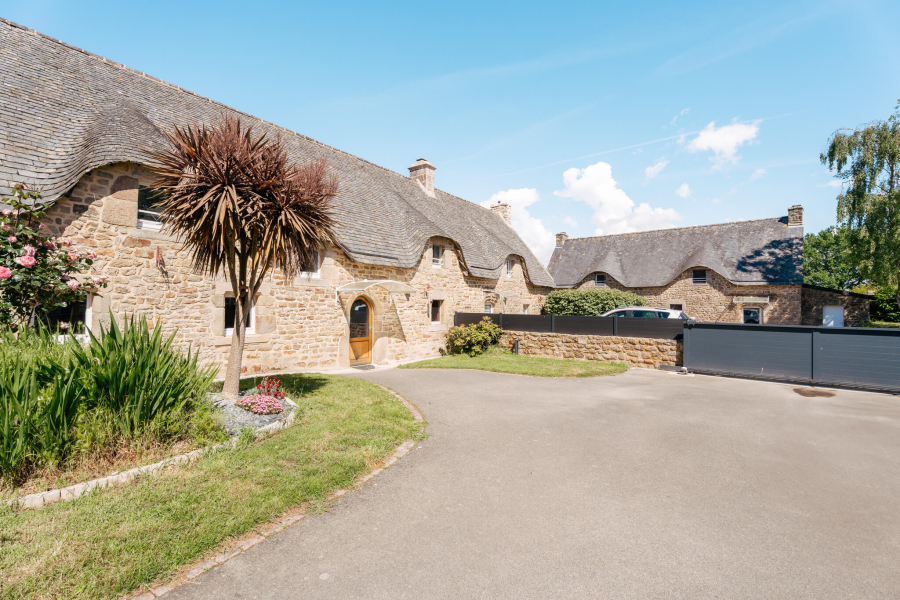 Domaine de caractère avec piscine et activité locative